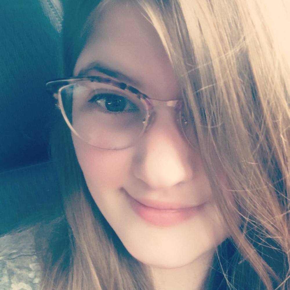 Meet your Posher, Claire